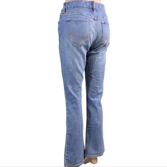 Old Navy Womens The Dreamer Distressed Warn Jeans Size 6 🖤 - Picture 3 of 14